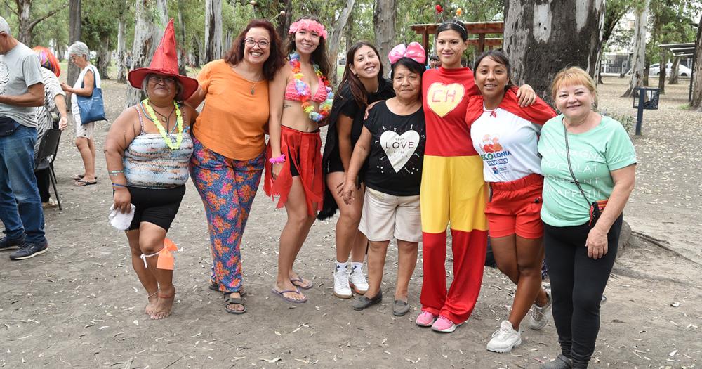 Con baile y espuma finalizoacute la Colonia para Adultos Mayores en Lomas