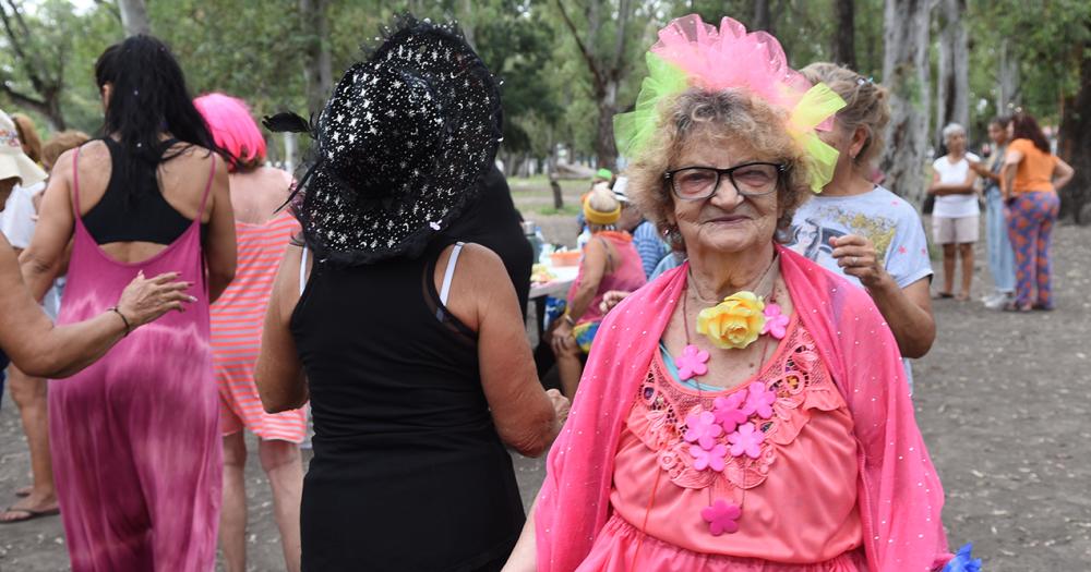Con baile y espuma finalizoacute la Colonia para Adultos Mayores en Lomas