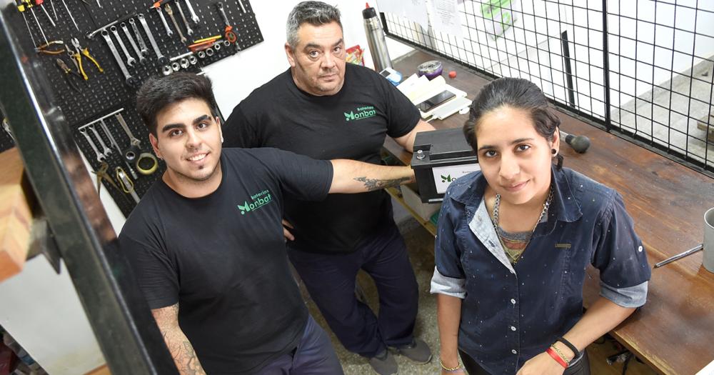 Son pioneros en fabricar bateriacuteas en el paiacutes- su historia en Lomas