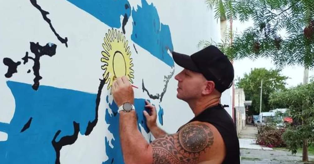 Pintarn el mural en el Jardín N°12 de Mar del Plata