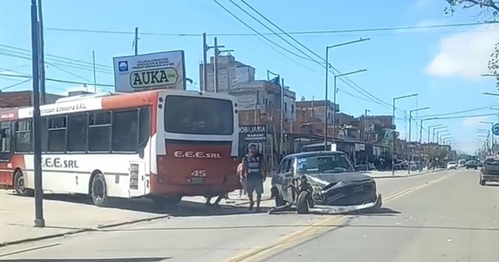 El choque ocurrió sobre la avenida Olimpo