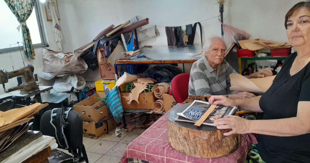 Alberto y María comparten la vida y la pasión por la artesanía Son un ejemplo de vida