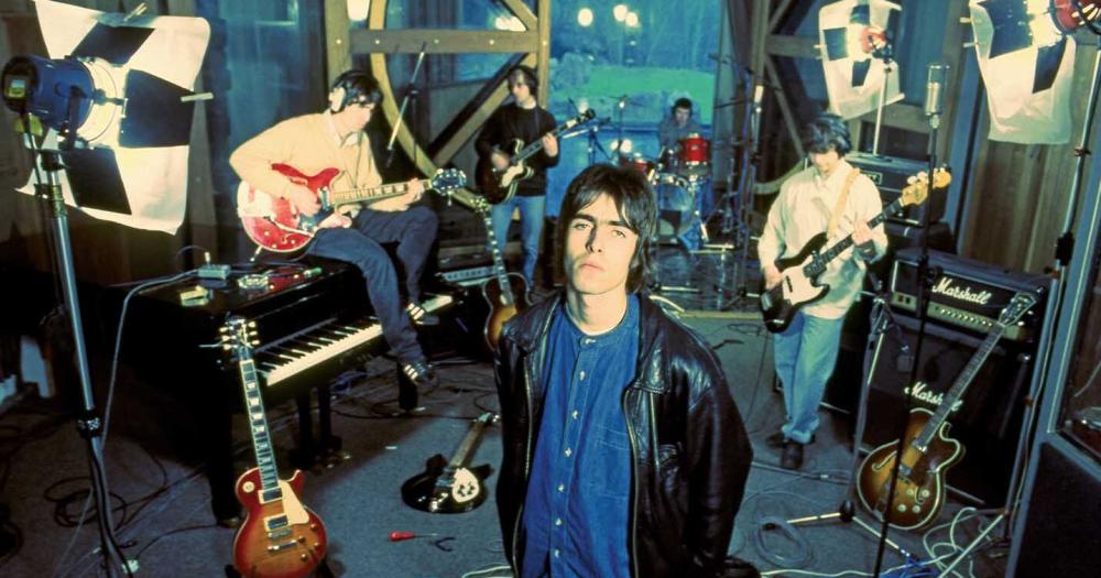 Oasis recuerda su primer single