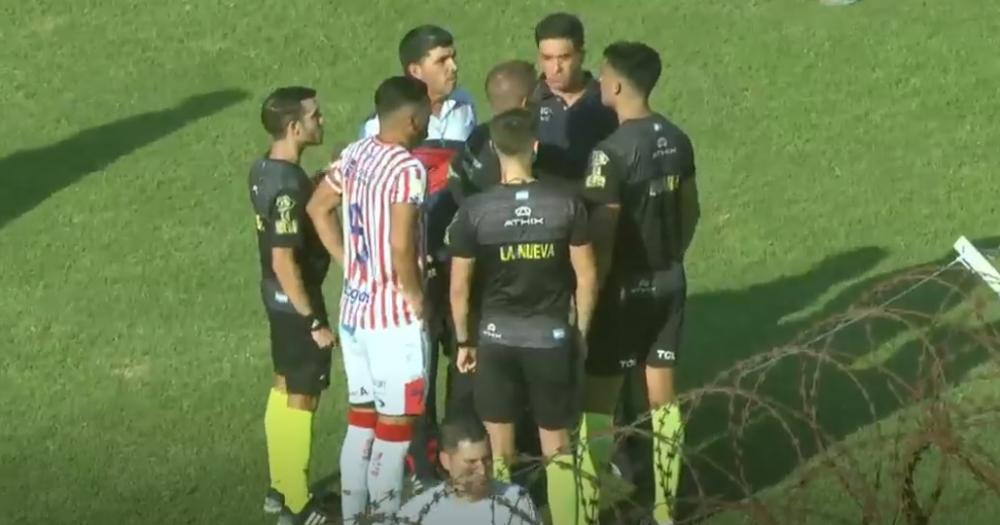 Los Andes perdía 2-0 ante Villa San Carlos en Berisso
