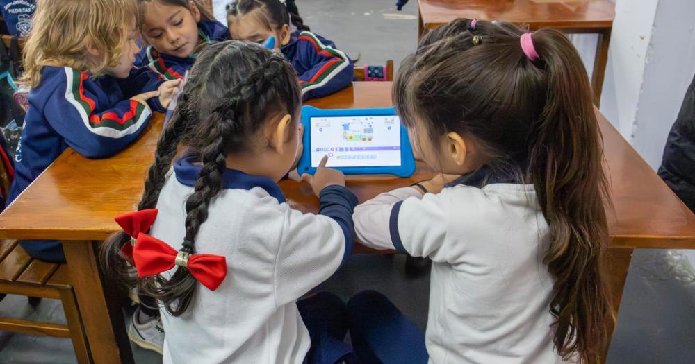 Potencian el aprendizaje digital y el acceso a la tecnologiacutea en Lomas