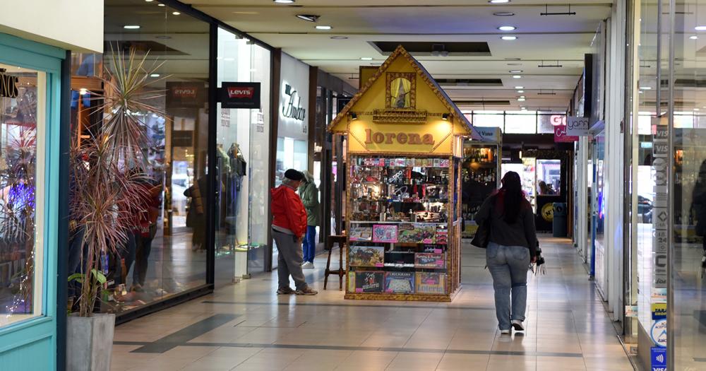 Falleció Tito kiosquero de la Galería Oliver y sus amigos lo recordaron con mucha emoción