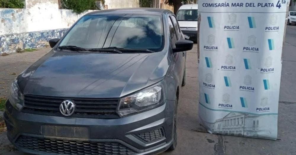 El auto robado en Lomas