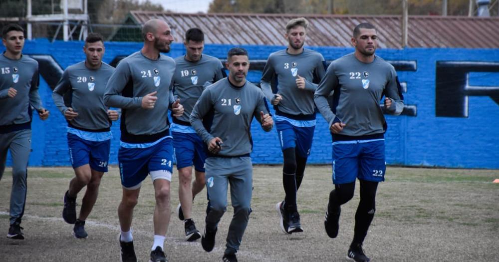 Desde el jueves el plantel del Cele trabaja en el duelo ante Gimnasia de Mendoza