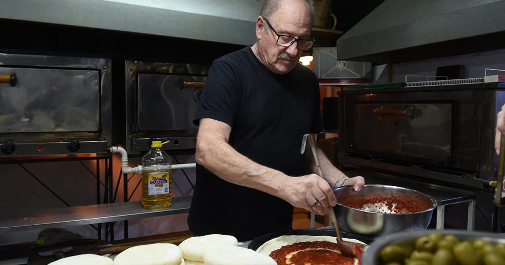 Un pizzero lomense participaraacute del primer Mundial de la Pizza y la Empanada