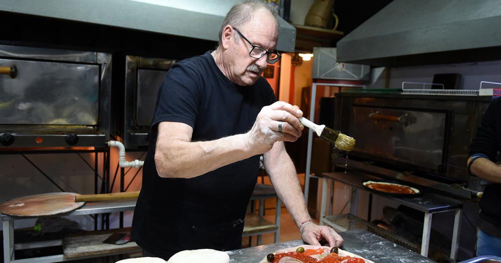 Un pizzero lomense participaraacute del primer Mundial de la Pizza y la Empanada