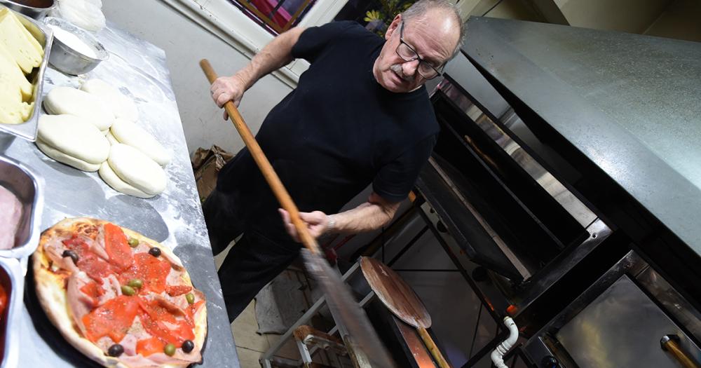 Un pizzero lomense participaraacute del primer Mundial de la Pizza y la Empanada