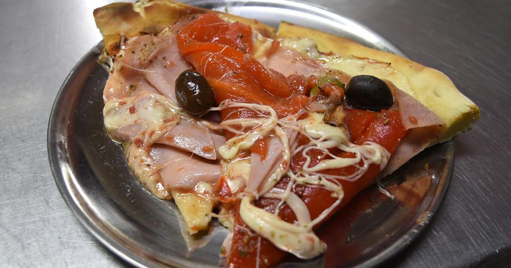 Un pizzero lomense participaraacute del primer Mundial de la Pizza y la Empanada