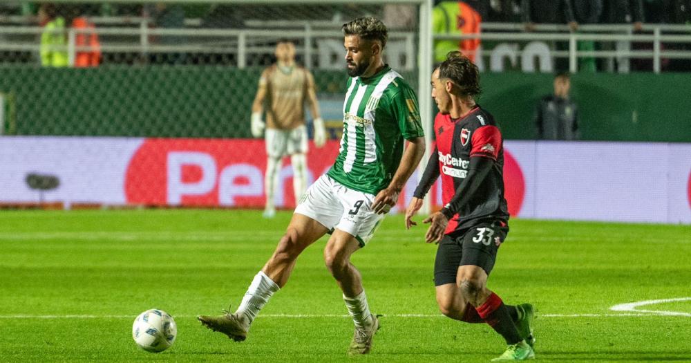 Milton Giménez fue clave en el triunfo de Banfield