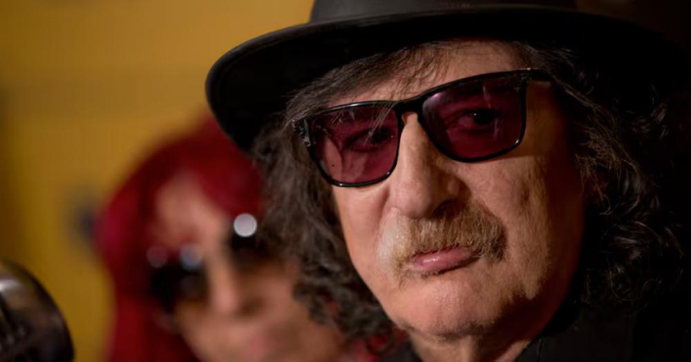 Charly tocó en vivo
