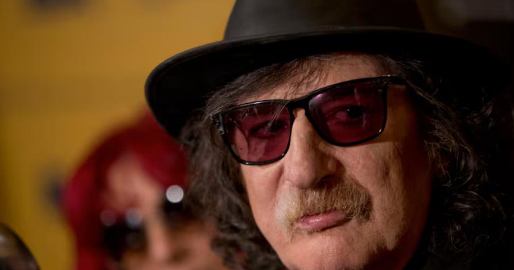 Charly tocó en vivo