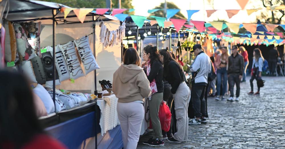 Este sbado y domingo hay feria en la Plaza Libertad de Lomas Oeste