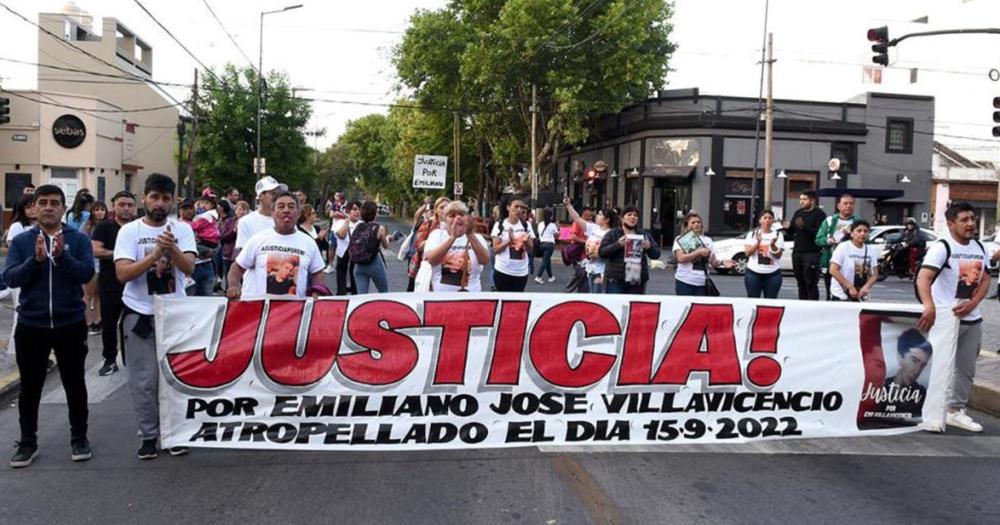 Marcha pidiendo justicia por Emiliano en el lugar del accidente