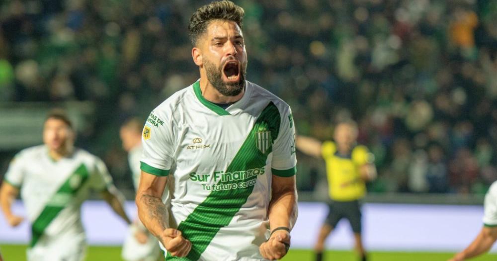 Giménez lleva 10 de los 25 goles de Banfield en el año