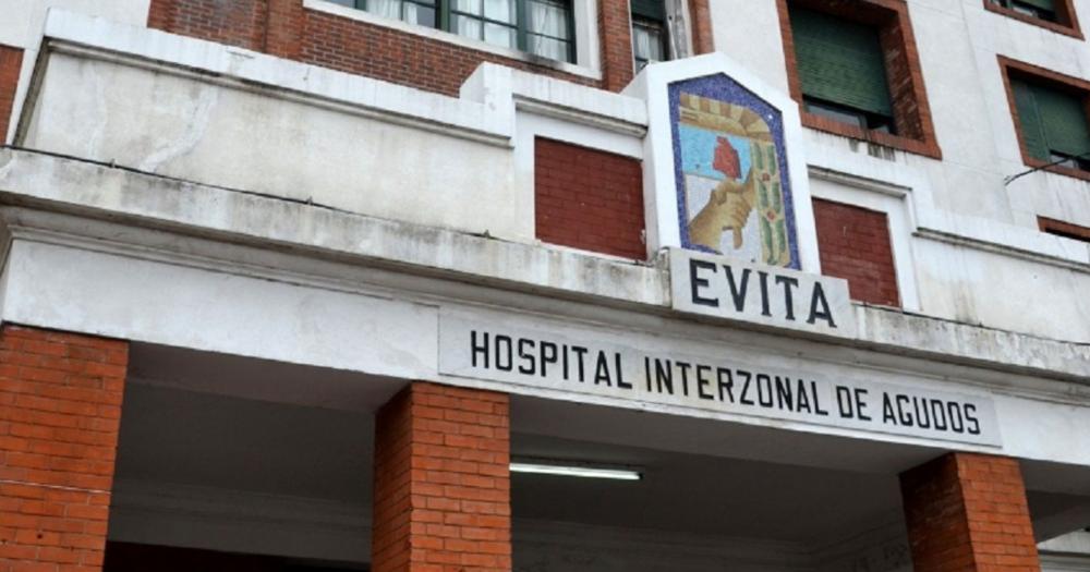 La persona atacada fue operada en el Hospital Evita de Lanús por cuatro heridas de arma blanca