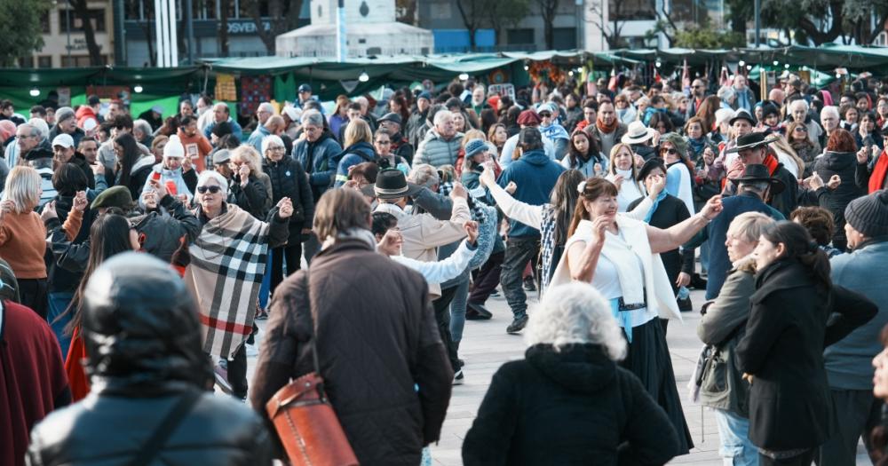 Se viene otro gran festejo popular en la plaza de Lomas