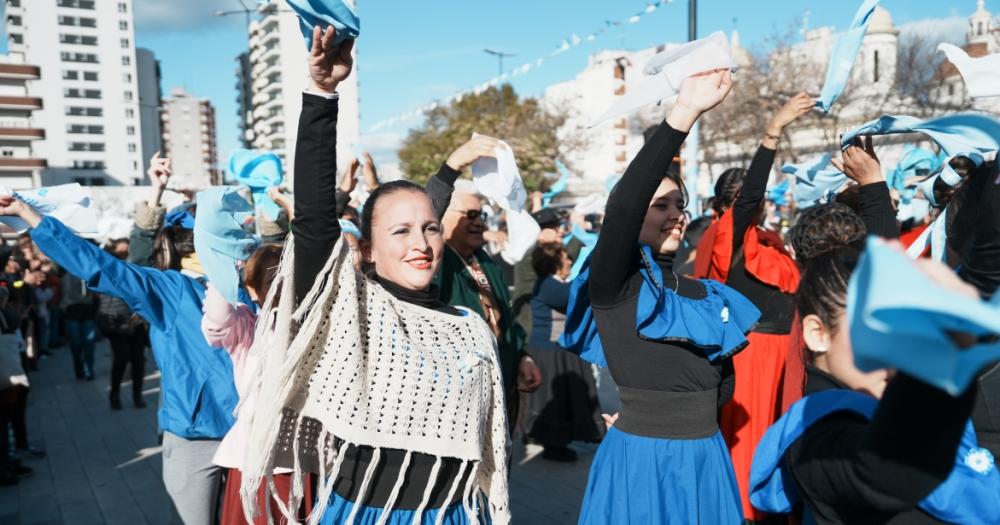 Se viene otro gran festejo popular en la plaza de Lomas