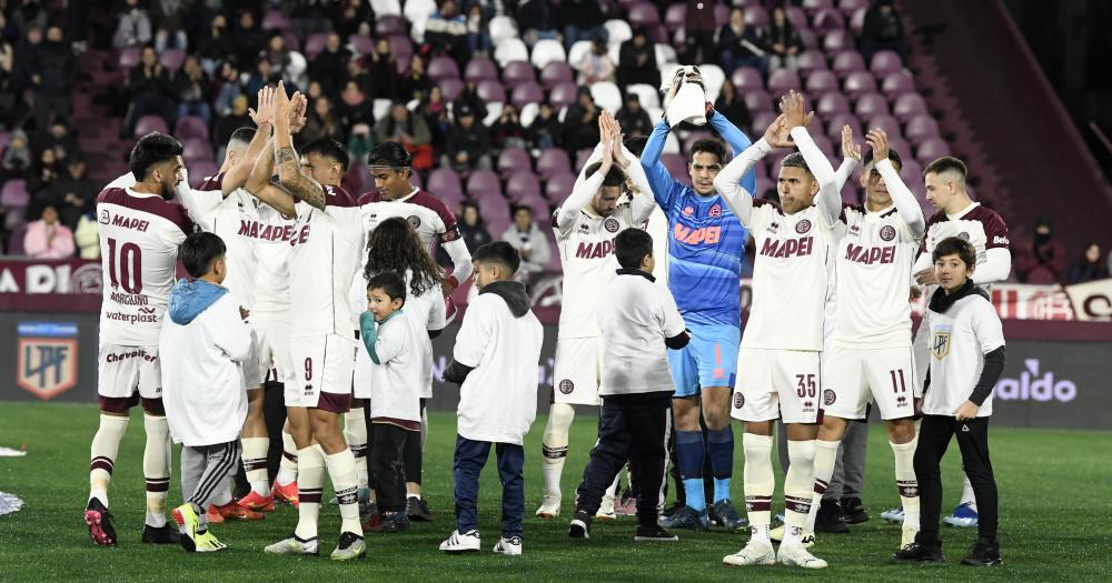 Queacute jugador de Lanuacutes dejoacute el club y se marchoacute a Huracaacuten