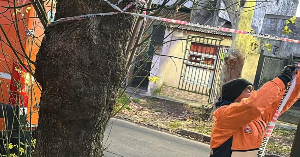 Defensa Civil de Lomas señalizó la zona y elevó el reclamo a la empresa