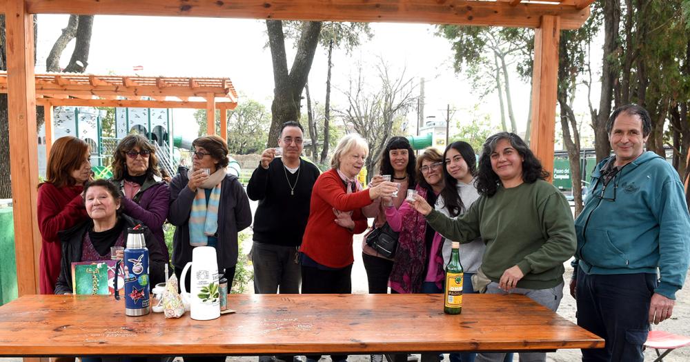 Llevoacute el ritual de la cantildea con ruda a la feria de la Plaza del Campeoacuten