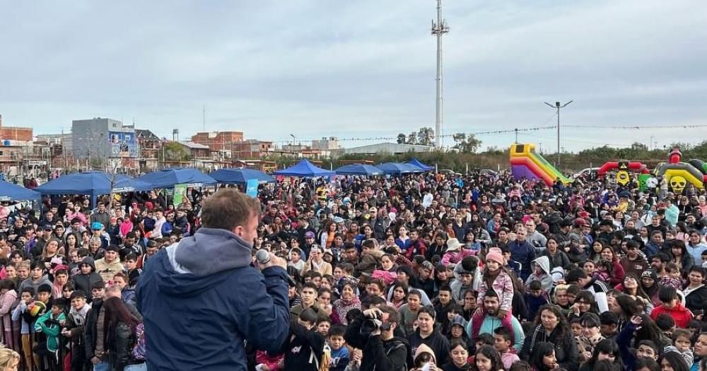 Otermiacuten participoacute de los festejos por el Mes de la Nintildeez en Fiorito