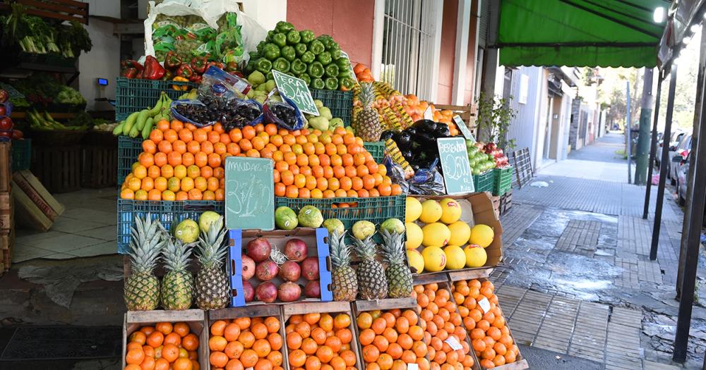 En el rubro de verdulerías se ofrecen los dos kilos de tomate a 2999