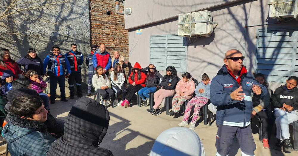 Inspirada en los grupos scouts la brigada est destinado a chicas y chicos de 10 a 17