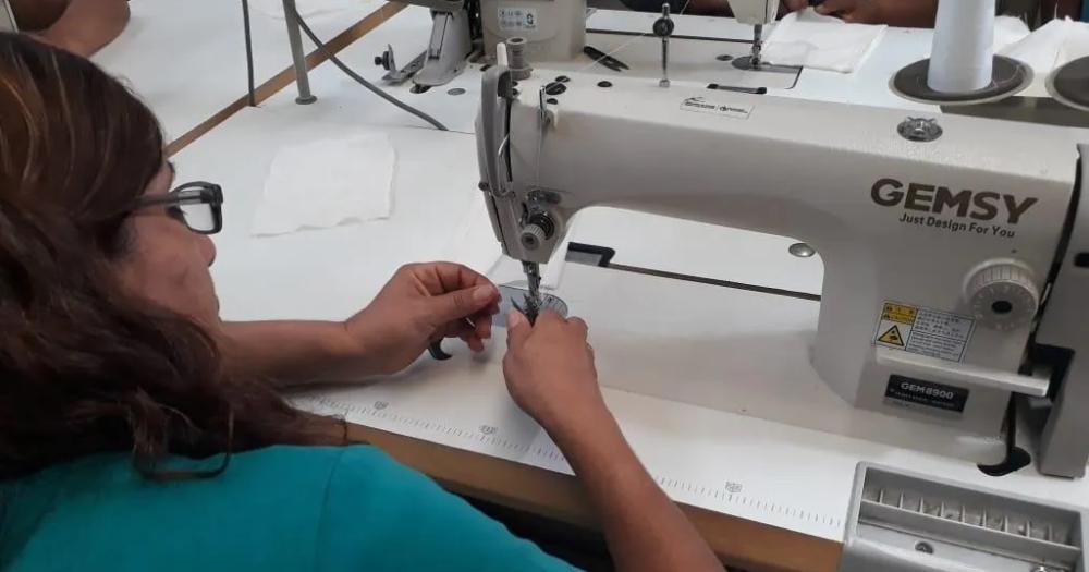 Aprendern a manejar mquinas industriales como recta overlock y collareta