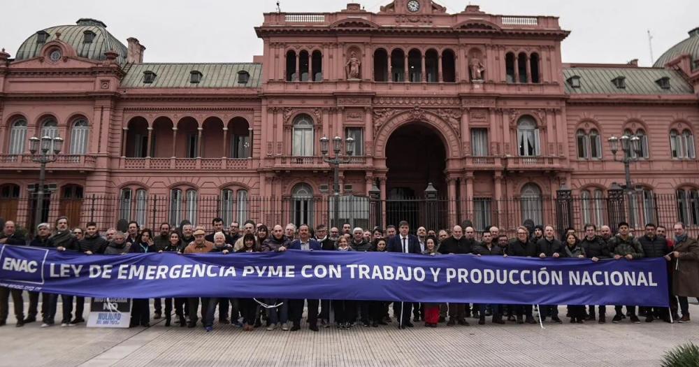 Protesta de las pymes en Casa Rosada contra el Gobierno de Javier Milei