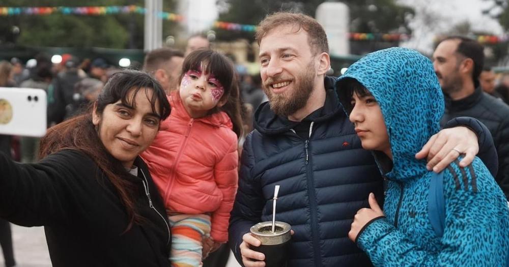 Federico Otermín participó de los festejos por el día de la niñez en la Plaza Grigera de Lomas