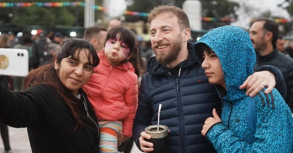 Federico Otermín participó de los festejos por el día de la niñez en la Plaza Grigera de Lomas