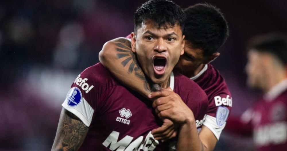 Walter Bou el goleador de Lanús