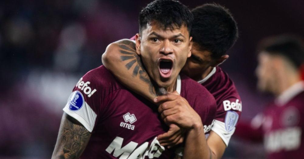 Walter Bou el goleador de Lanús