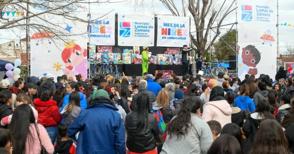 Los festejos llegaron a todos los barrios de Lomas