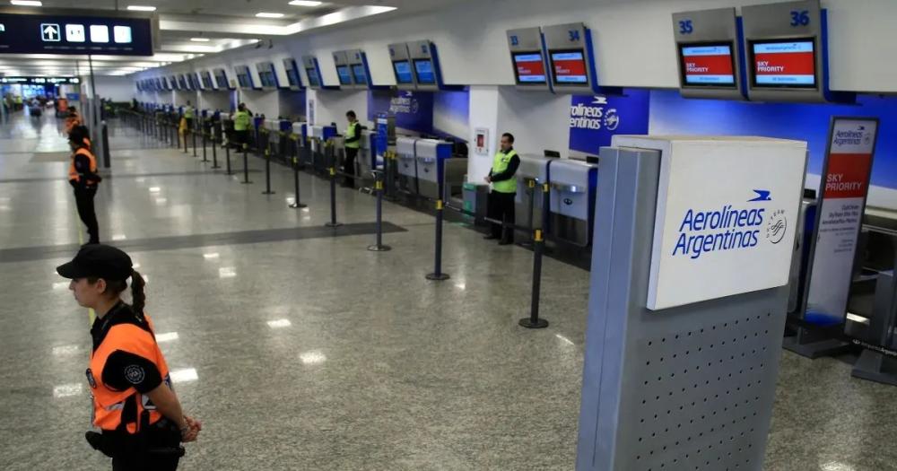 Terminó el paro y vuelven a salir vuelos de Aerolíneas Argentinas