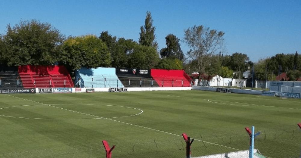 Brown de Adrogué ante el Mirasol a puertas cerradas