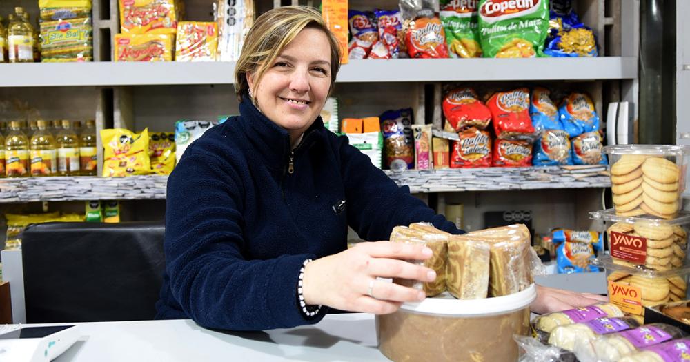 Diacutea del almacenero- Al cliente hay que tratarlo como si fuera de la familia