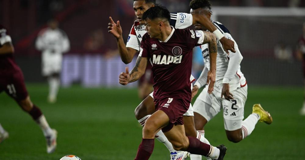 Walter Bou el goleador de Lanús