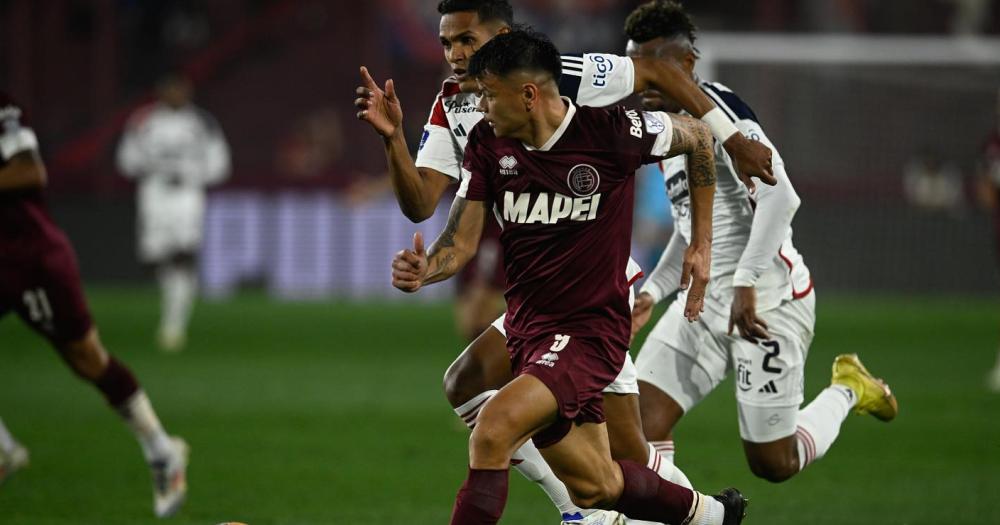 Walter Bou el goleador de Lanús