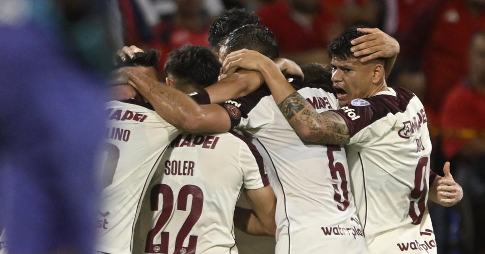 Lanús le ganó por penales al DIM y se metió en las semifinales de la Copa Sudamericana