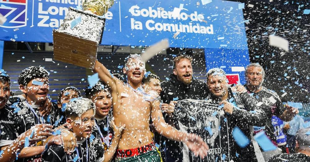 Copa Comunidad Lomas- los chicos de Lavardén gritaron ?Campeón