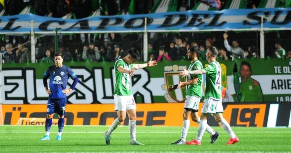 Banfield visita a San Lorenzo en busca de su tercera victoria consecutiva