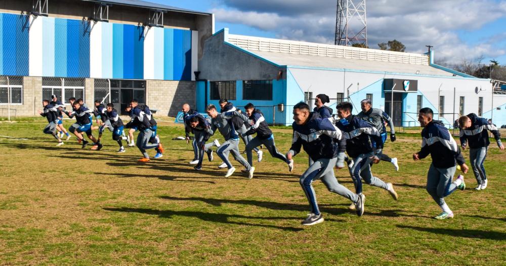 En Temperley Perazzo baraja variantes para enfrentar a Gimnasia y Tiro