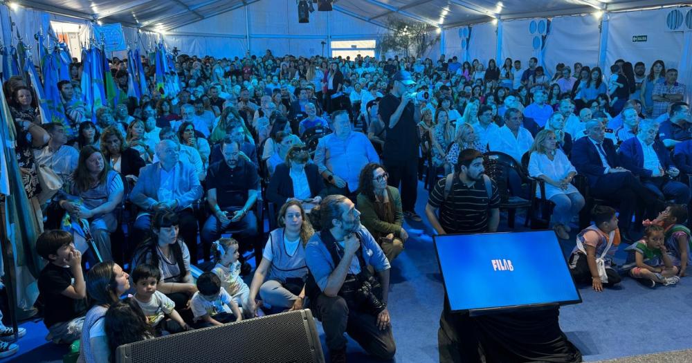 La feria se est desarrollando con una gran concurrencia