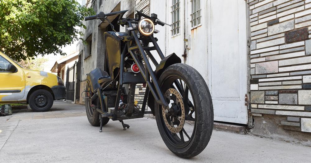 Made in Lomas- un artesano banfilentildeo creoacute una motocicleta eleacutectrica