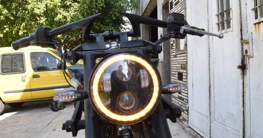 Made in Lomas- un artesano banfilentildeo creoacute una motocicleta eleacutectrica